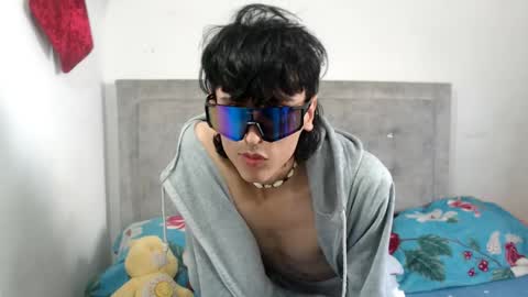 Snapshot of dylann_ross chatting on April 14, 5:08 pm dylann ross online show from April 14, 5:08 pm