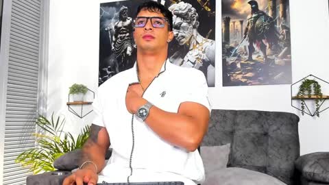 Snapshot of dylanrivera_ chatting on January 15, 12:09 am Dylan Rivera online show from January 15, 12:09 am