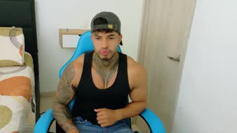 Snapshot of dylanrivera_ chatting on June 19, 2:10 pm Dylan Rivera online show from June 19, 2:10 pm