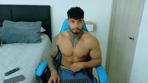 Snapshot of dylanrivera_ chatting on July 13, 1:52 am Dylan Rivera online show from July 13, 1:52 am