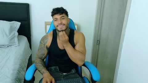 Snapshot of dylanrivera_ chatting on July 18, 12:15 am Dylan Rivera online show from July 18, 12:15 am