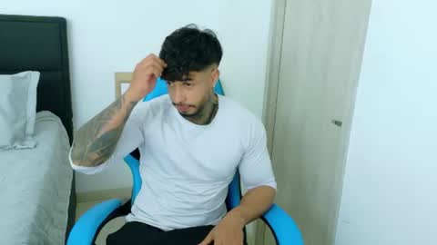 Snapshot of dylanrivera_ chatting on July 19, 12:14 am Dylan Rivera online show from July 19, 12:14 am