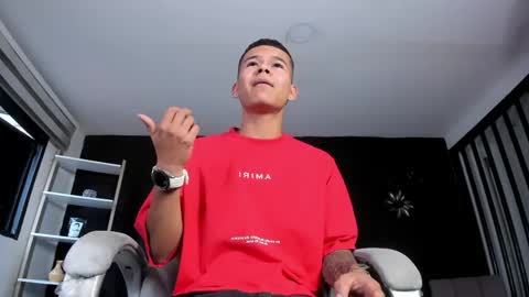 dylanroyce_ online show from April 9, 1:05 pm