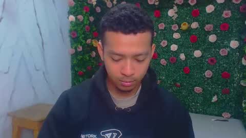 Snapshot of dylans_brown chatting on February 20, 1:44 pm dylans_brown online show from February 20, 1:44 pm