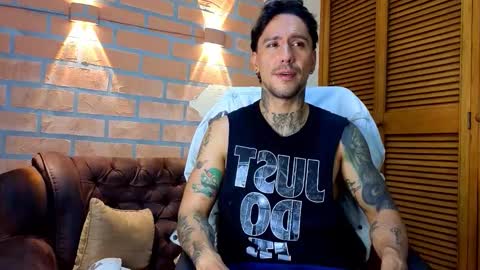 D Y L A N online show from February 25, 2:21 am