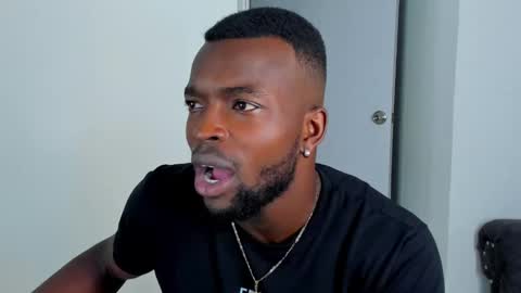 Snapshot of dylantaylor_1 chatting on October 8, 2:53 am Dylan Taylor online show from October 8, 2:53 am