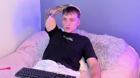 Snapshot of dylanwhite23 chatting on February 26, 4:14 pm ---DYLAN--- online show from February 26, 4:14 pm