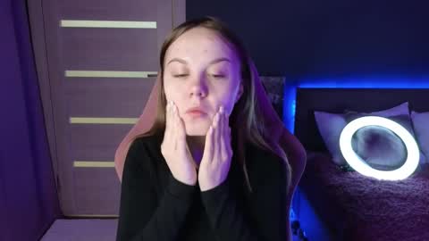 Snapshot of dyna_bae chatting on October 9, 1:47 am Dyna online show from October 9, 1:47 am