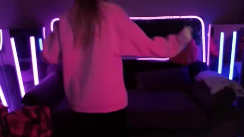 Snapshot of dyna_bae chatting on November 23, 4:29 pm Dyna online show from November 23, 4:29 pm