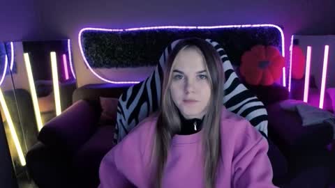 Snapshot of dyna_bae chatting on November 24, 9:31 am Dyna online show from November 24, 9:31 am