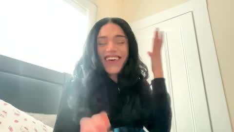 Dynasty online show from November 23, 5:57 pm