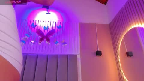 Snapshot of dyvis_22 chatting on October 8, 11:19 am Juana online show from October 8, 11:19 am