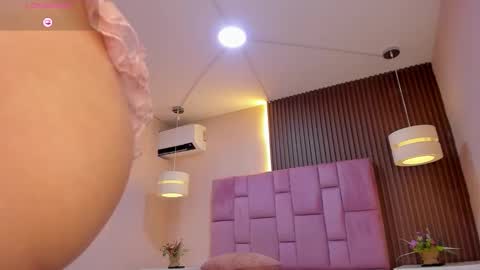 Snapshot of dyvis_22 chatting on October 25, 2:24 pm Juana online show from October 25, 2:24 pm