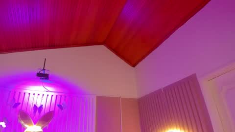 Snapshot of dyvis_22 chatting on November 18, 11:14 am Juana online show from November 18, 11:14 am