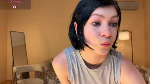 Snapshot of e1ara chatting on April 6, 10:27 am e1ara online show from April 6, 10:27 am