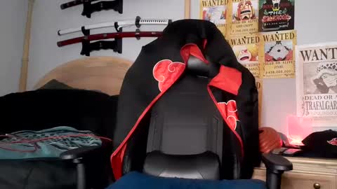 TWITTER   INSTAGRAM    easybreezy20   ONLINE 1230 AM TO 7AM online show from December 11, 9:41 am