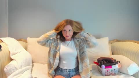 Snapshot of eatmygingersnapps chatting on October 14, 3:13 pm Allison online show from October 14, 3:13 pm