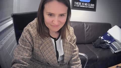 Nadia Ferreira  online show from February 26, 9:25 pm