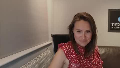 Nadia Ferreira  online show from June 2, 8:55 pm