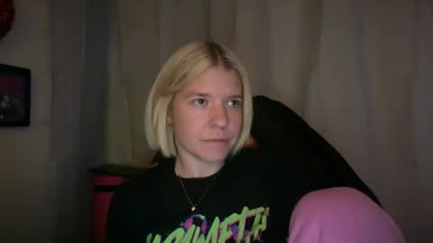 americnbarbie online show from November 3, 1:40 am