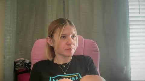 Snapshot of ebony8ivory chatting on June 6, 4:44 pm americnbarbie online show from June 6, 4:44 pm