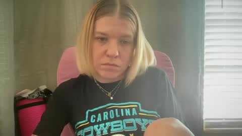 Snapshot of ebony8ivory chatting on June 19, 4:33 pm americnbarbie online show from June 19, 4:33 pm