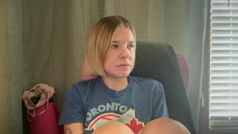 Snapshot of ebony8ivory chatting on July 17, 2:45 pm americnbarbie online show from July 17, 2:45 pm