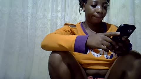 ebony_candy1998 online show from July 15, 8:03 pm