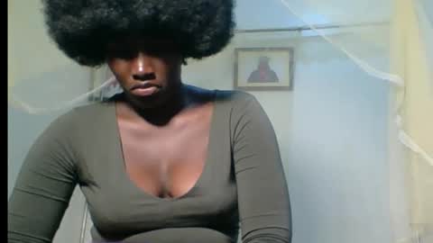 Snapshot of ebony_choco2 chatting on March 10, 8:41 am ebony choco2 online show from March 10, 8:41 am