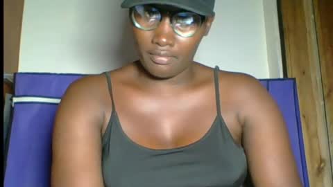 Snapshot of ebony_choco2 chatting on April 5, 3:31 pm ebony choco2 online show from April 5, 3:31 pm