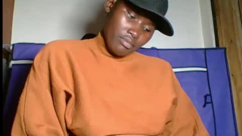 Snapshot of ebony_choco2 chatting on April 10, 12:38 am ebony choco2 online show from April 10, 12:38 am