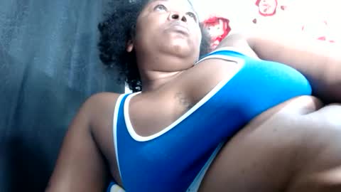 Snapshot of ebony_cristal1 chatting on June 4, 11:16 am Cristal Ebony online show from June 4, 11:16 am