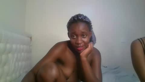 Snapshot of ebony_doll11 chatting on November 14, 1:04 am melons online show from November 14, 1:04 am