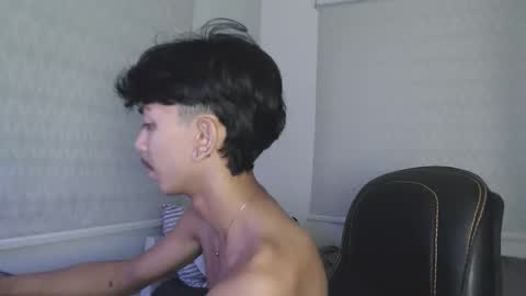 Snapshot of ebony_fuckboy chatting on September 15, 8:47 am ebony_fuckboy online show from September 15, 8:47 am