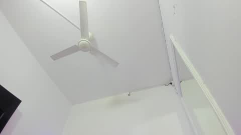 Snapshot of ebony_katterin chatting on December 29, 3:13 pm ebony_katterin online show from December 29, 3:13 pm