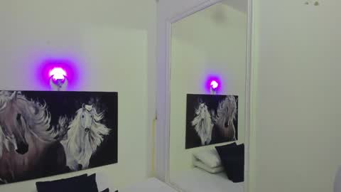 Snapshot of ebony_katterin chatting on January 7, 7:06 pm ebony_katterin online show from January 7, 7:06 pm