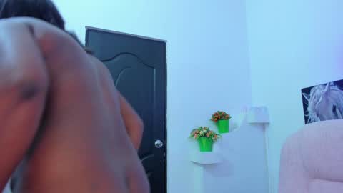 Snapshot of ebony_katterin chatting on January 31, 7:18 pm ebony_katterin online show from January 31, 7:18 pm