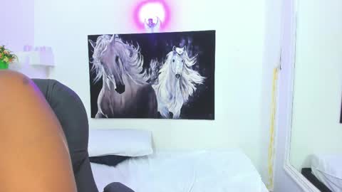 Snapshot of ebony_katterin chatting on February 15, 10:21 pm ebony_katterin online show from February 15, 10:21 pm