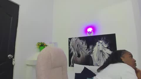 Snapshot of ebony_katterin chatting on February 20, 7:19 pm ebony_katterin online show from February 20, 7:19 pm