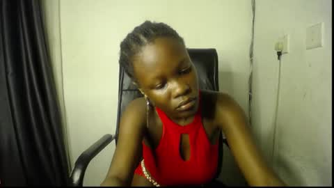 Snapshot of ebony_petitegirl chatting on June 24, 7:13 pm Lilly online show from June 24, 7:13 pm