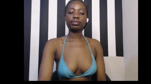 Snapshot of ebony_petitequeen chatting on December 15, 12:42 pm Ella online show from December 15, 12:42 pm