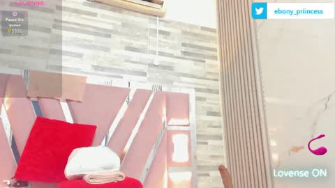 Snapshot of ebony_priincess chatting on June 28, 1:44 am Valery online show from June 28, 1:44 am