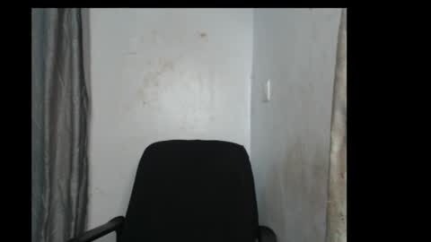 Snapshot of ebony_slimgirl3 chatting on April 22, 5:43 am Ebony slimgirl3 online show from April 22, 5:43 am