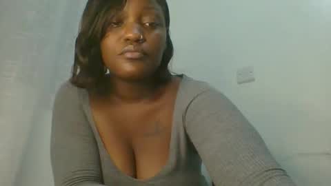 Snapshot of ebony_sofiaa chatting on February 16, 5:36 am Sofiaa online show from February 16, 5:36 am