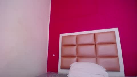 Snapshot of ebony_sugar_mommy chatting on December 23, 9:38 am MILENA online show from December 23, 9:38 am