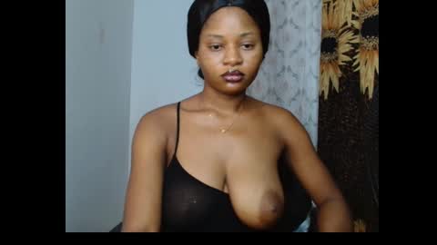 Snapshot of ebony_sweetgirl chatting on February 15, 11:12 pm Ebony sweetgirl online show from February 15, 11:12 pm