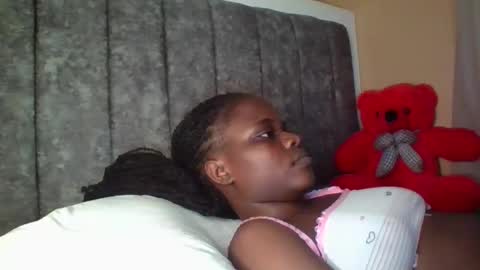 Snapshot of ebony_tasha chatting on October 16, 10:11 pm tasha online show from October 16, 10:11 pm