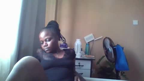 Snapshot of ebony_tasha chatting on October 28, 7:12 am tasha online show from October 28, 7:12 am