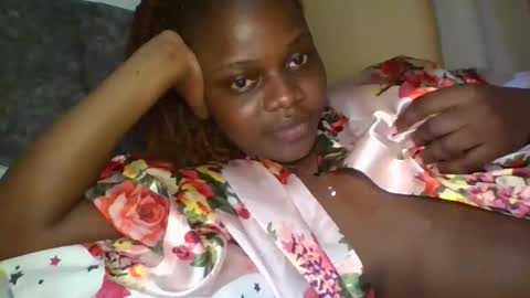 Snapshot of ebony_tasha chatting on November 25, 3:56 pm tasha online show from November 25, 3:56 pm