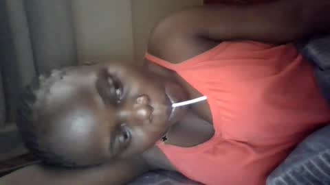 Snapshot of ebony_tasha chatting on July 8, 5:23 am tasha online show from July 8, 5:23 am